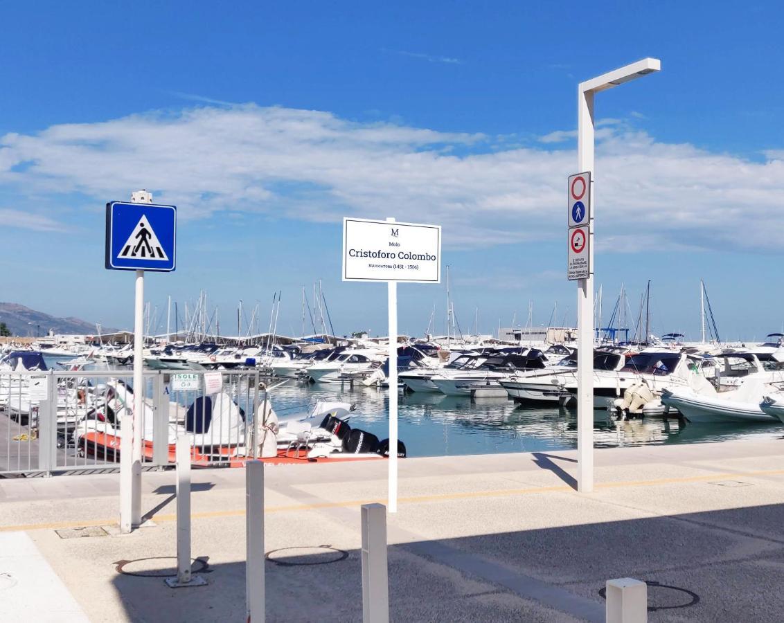 Hotel Marina Del Gargano Houseboat Manfredonia Exterior foto