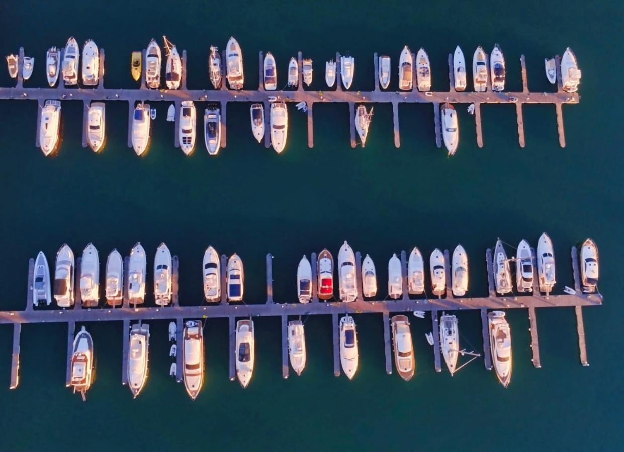 Hotel Marina Del Gargano Houseboat Manfredonia Exterior foto