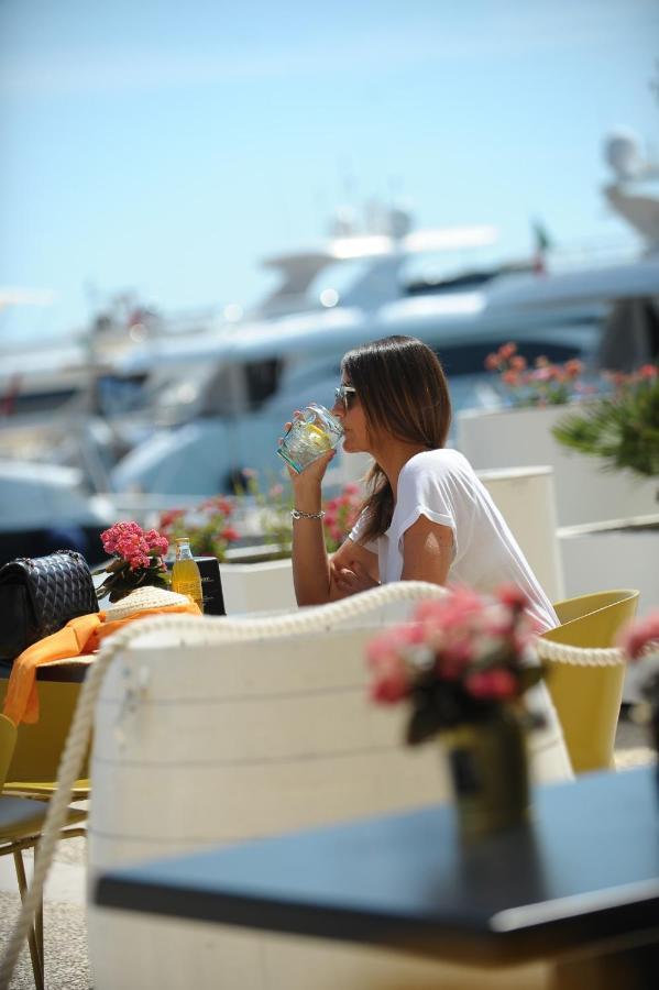 Hotel Marina Del Gargano Houseboat Manfredonia Exterior foto