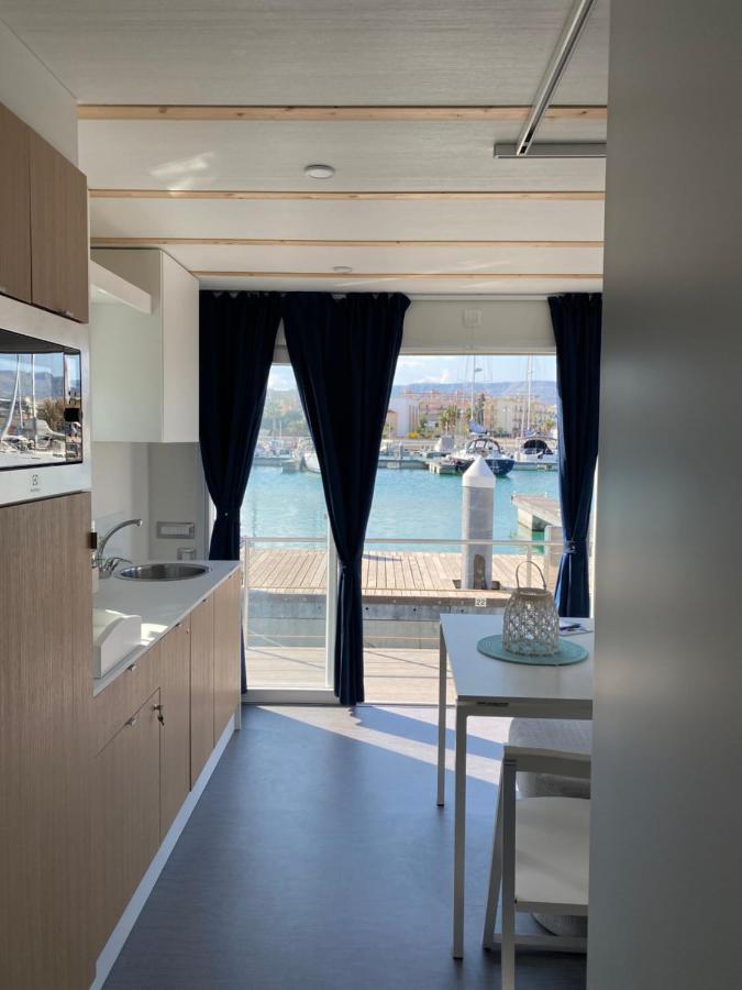 Hotel Marina Del Gargano Houseboat Manfredonia Exterior foto