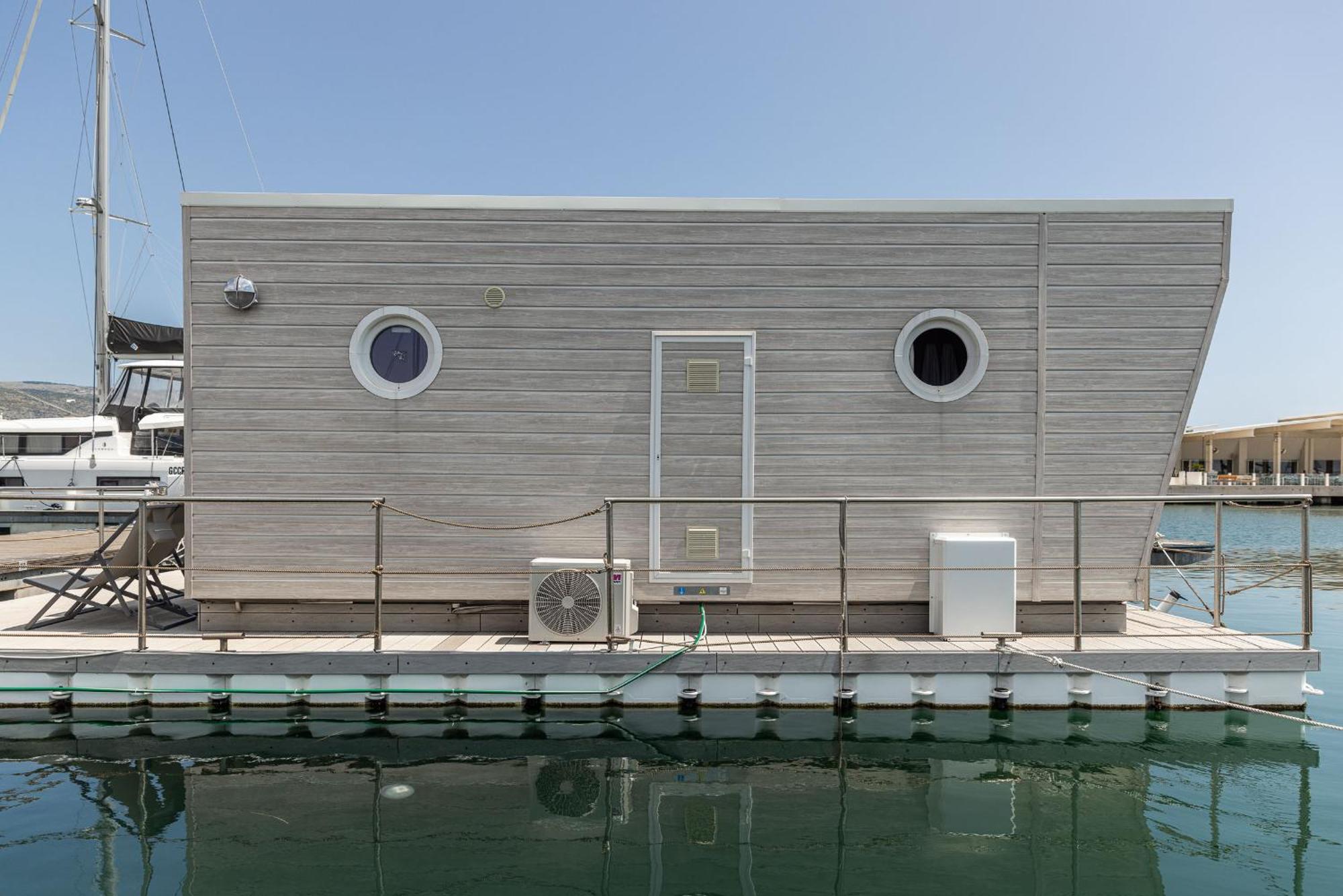Hotel Marina Del Gargano Houseboat Manfredonia Exterior foto