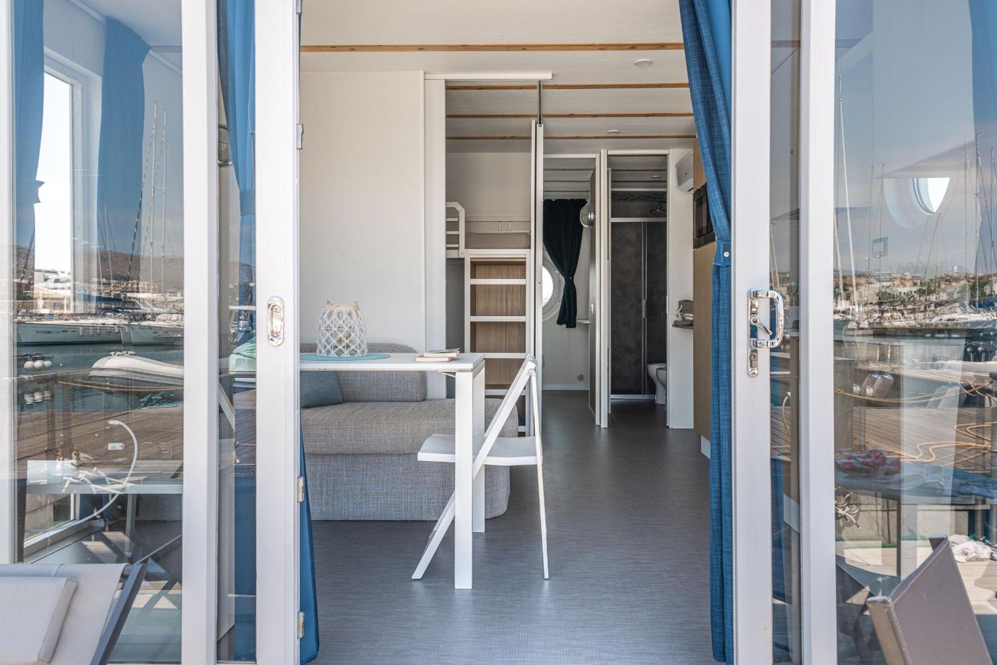 Hotel Marina Del Gargano Houseboat Manfredonia Exterior foto