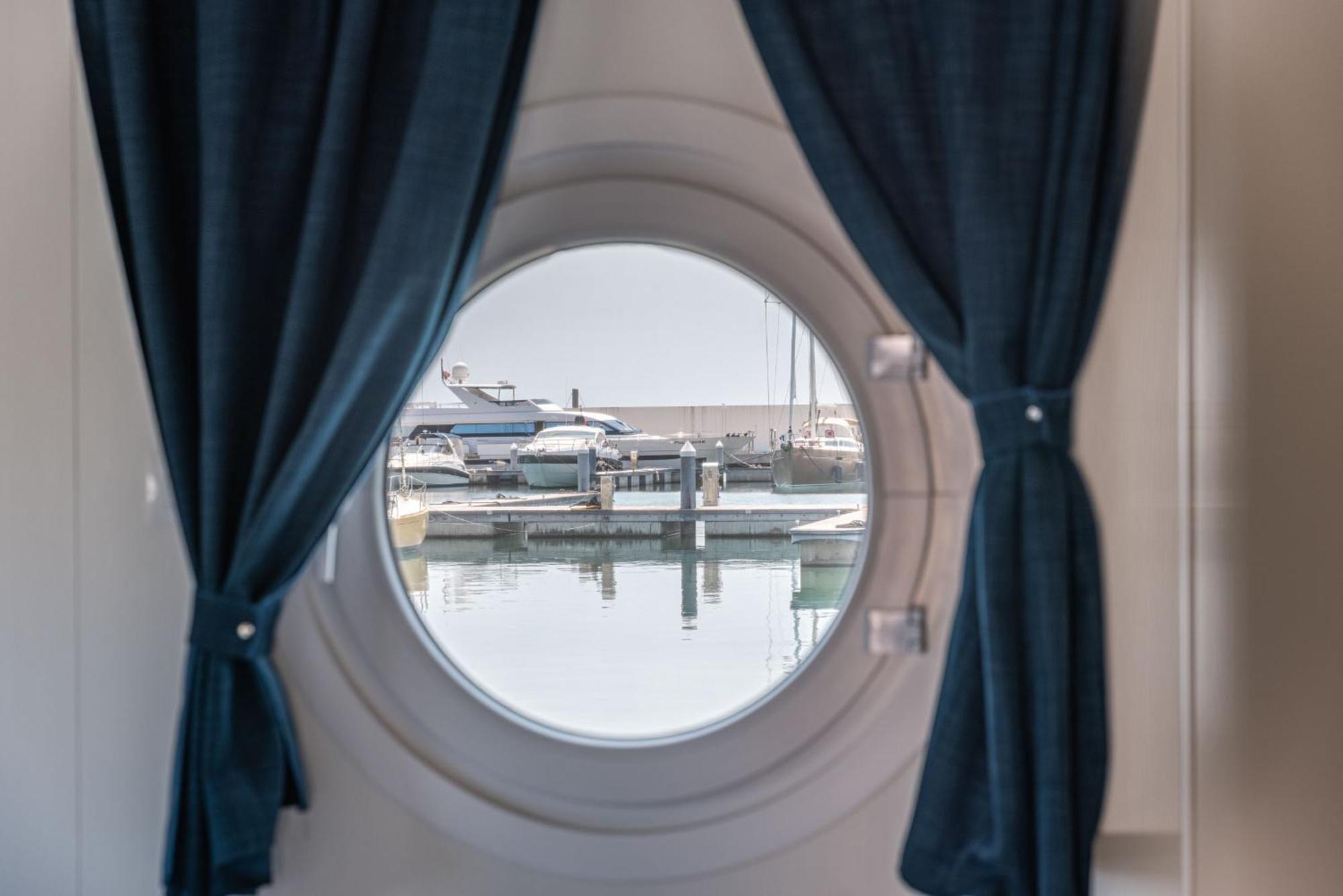 Hotel Marina Del Gargano Houseboat Manfredonia Exterior foto