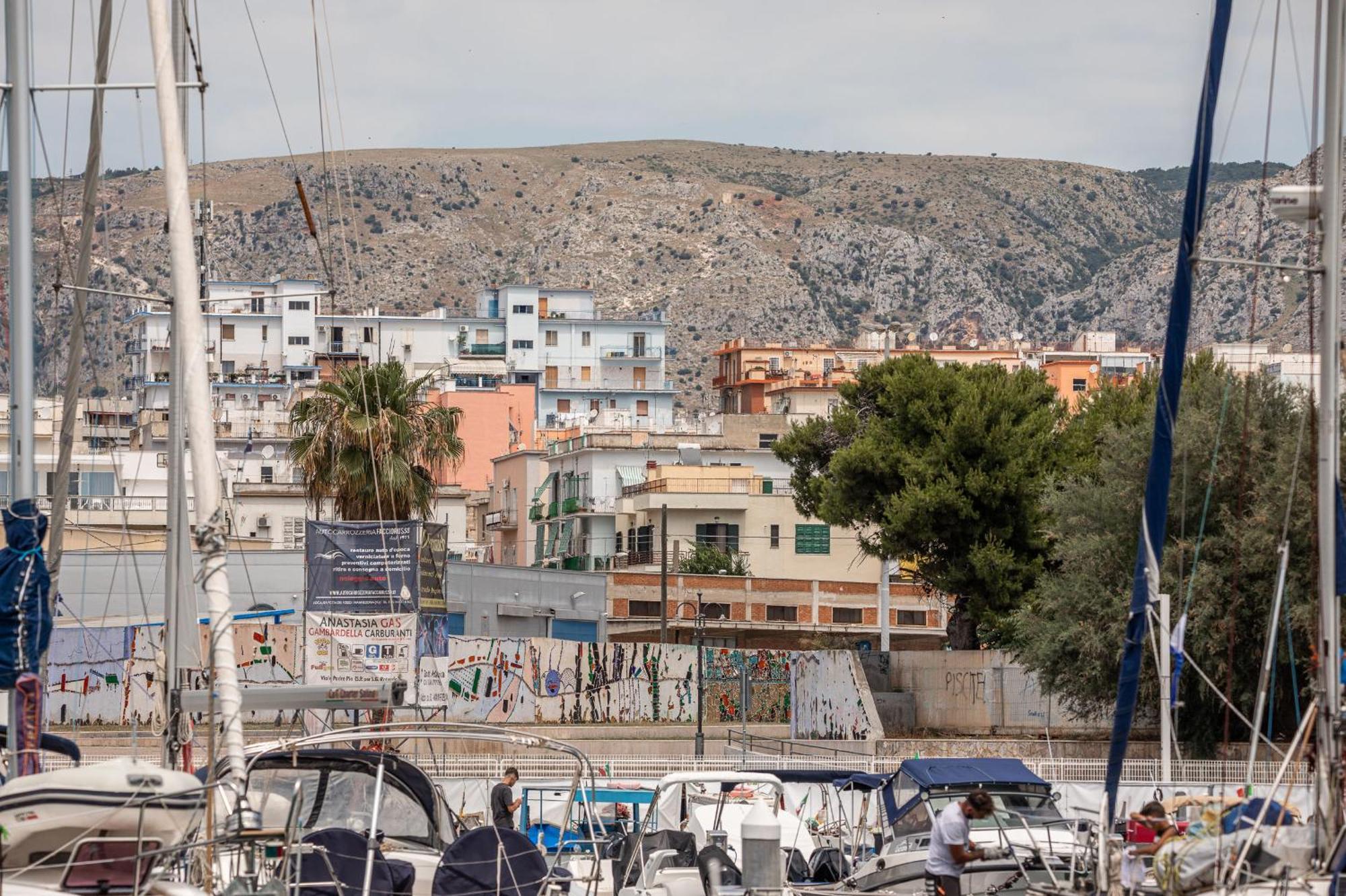 Hotel Marina Del Gargano Houseboat Manfredonia Exterior foto